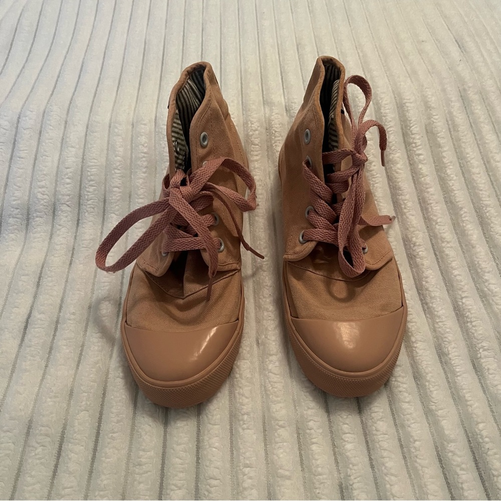 Bangs Pink Shoes - Picture 5 of 7